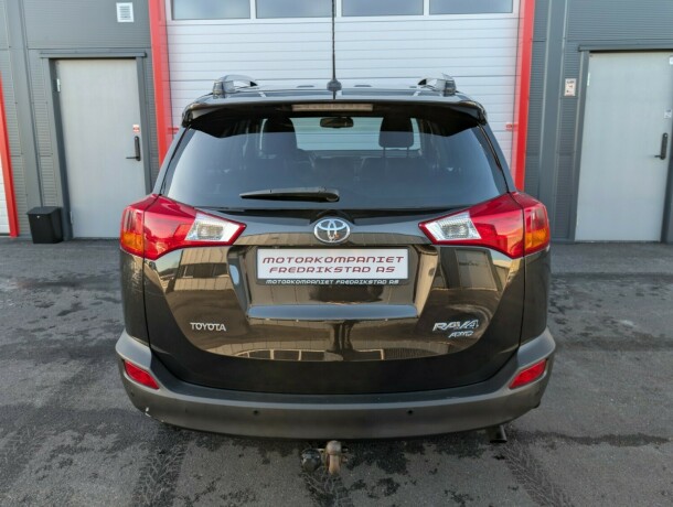 toyota-rav4-bensin-2015-big-10