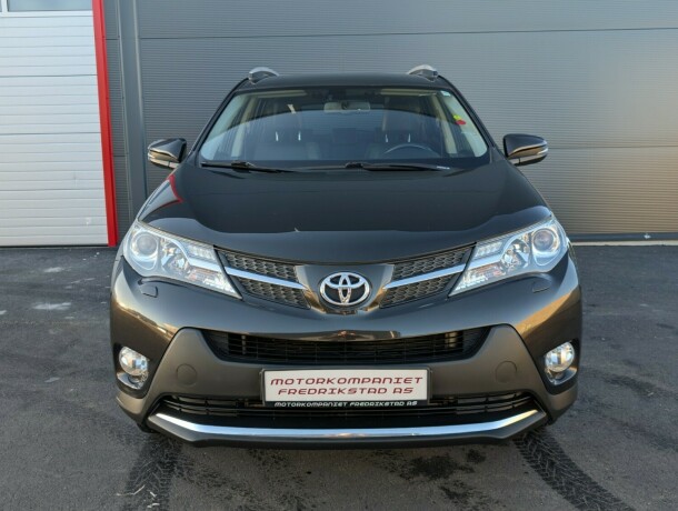 toyota-rav4-bensin-2015-big-8