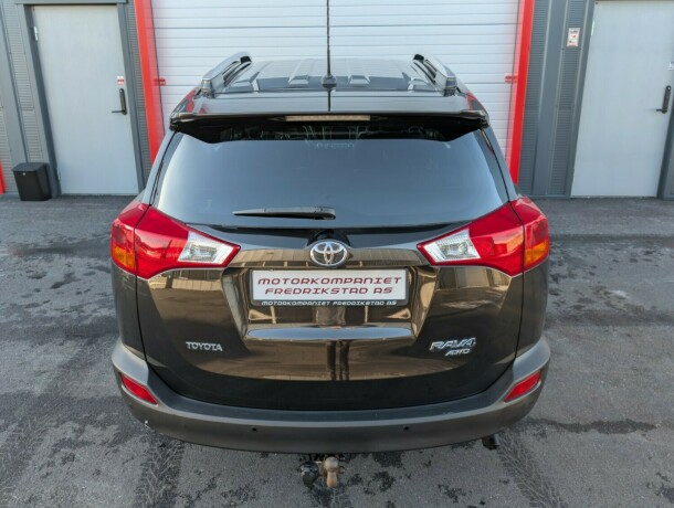 toyota-rav4-bensin-2015-big-11