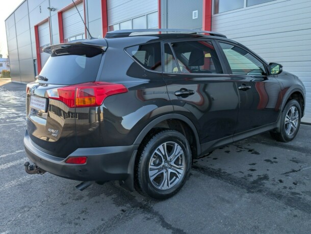 toyota-rav4-bensin-2015-big-3