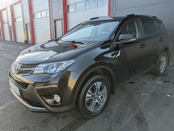 toyota-rav4-bensin-2015-big-0