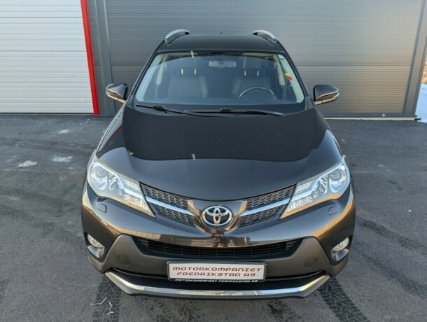 toyota-rav4-bensin-2015-big-9