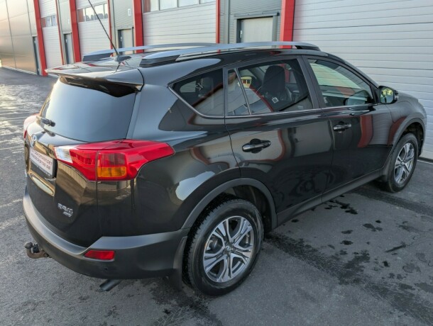 toyota-rav4-bensin-2015-big-7