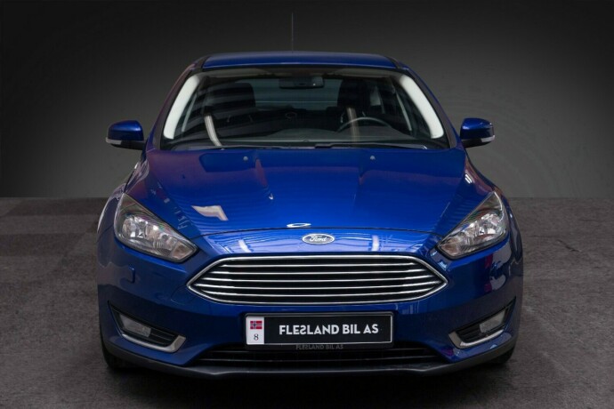 ford-focus-bensin-2015-big-6