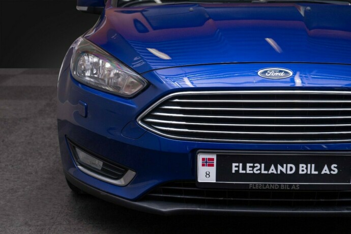 ford-focus-bensin-2015-big-5