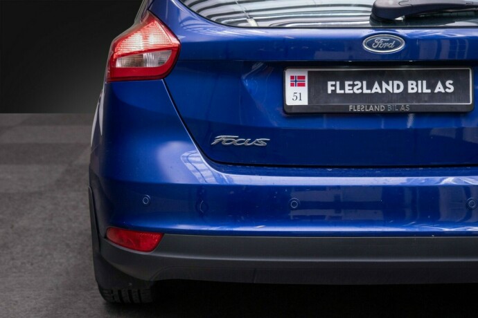 ford-focus-bensin-2015-big-11