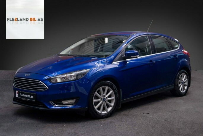 ford-focus-bensin-2015-big-0