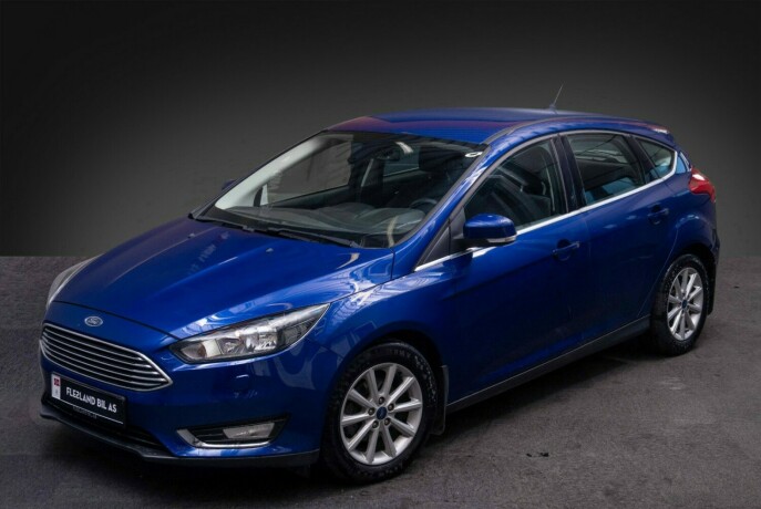 ford-focus-bensin-2015-big-1