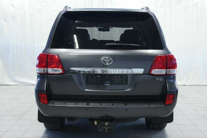 toyota-land-cruiser-diesel-2010-big-3