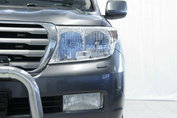 toyota-land-cruiser-diesel-2010-big-32