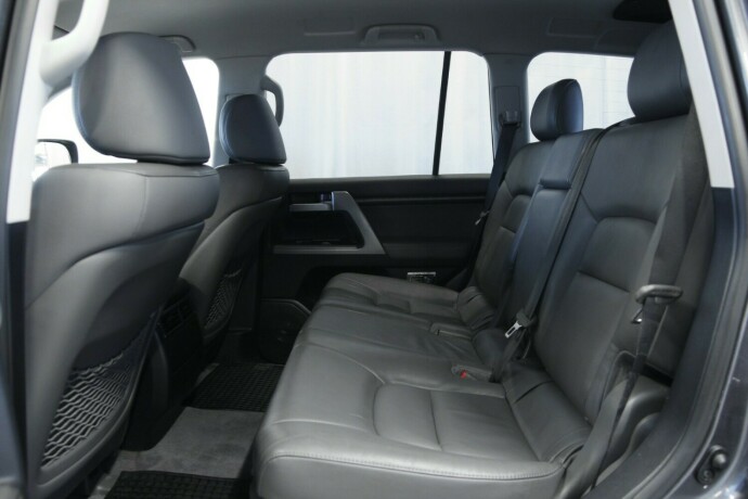 toyota-land-cruiser-diesel-2010-big-7