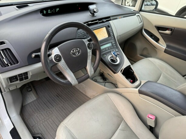 toyota-prius-bensin-2009-big-8