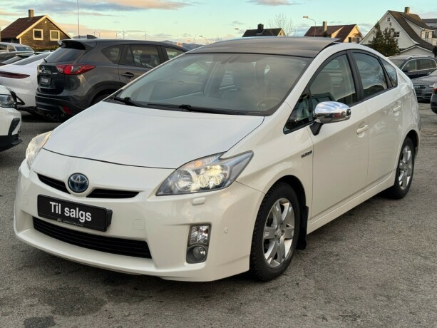 toyota-prius-bensin-2009-big-0