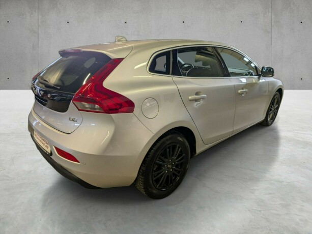 volvo-v40-diesel-2014-big-3