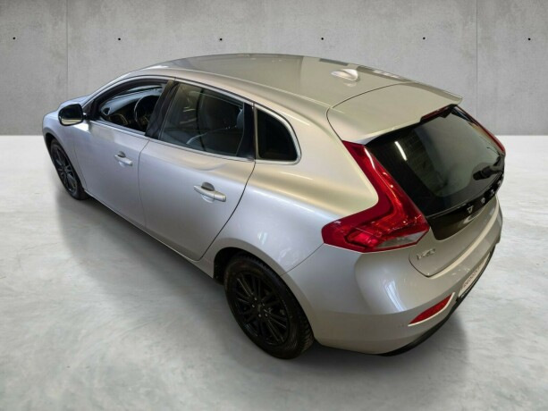 volvo-v40-diesel-2014-big-6