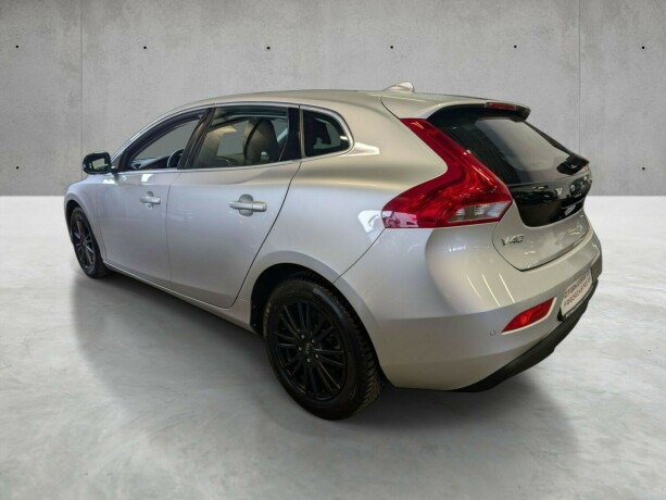 volvo-v40-diesel-2014-big-2