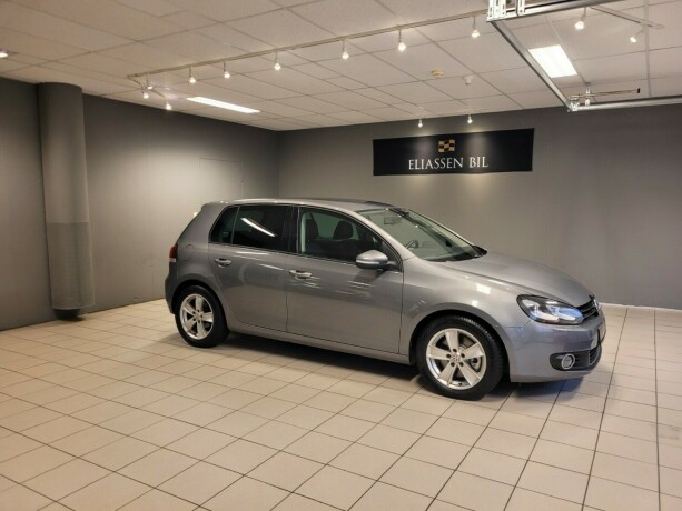 volkswagen-golf-bensin-2010-big-2