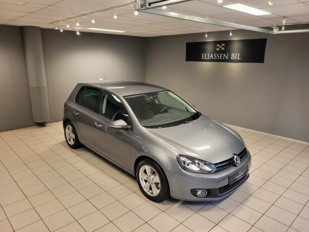 volkswagen-golf-bensin-2010-big-1