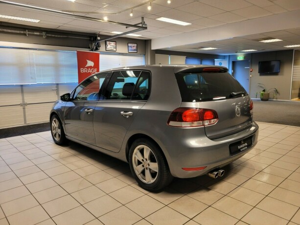 volkswagen-golf-bensin-2010-big-6