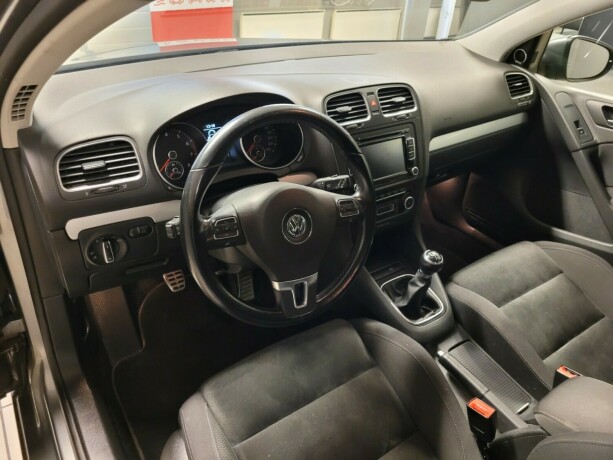 volkswagen-golf-bensin-2010-big-17