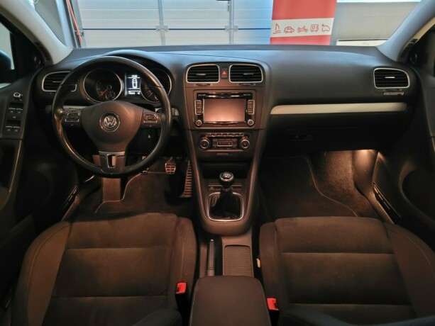 volkswagen-golf-bensin-2010-big-24