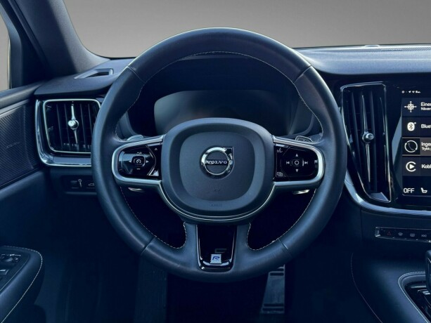 volvo-s60-elektrisitetbensin-2020-big-9