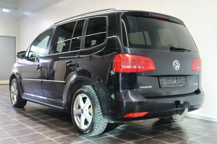 volkswagen-touran-diesel-2013-big-3