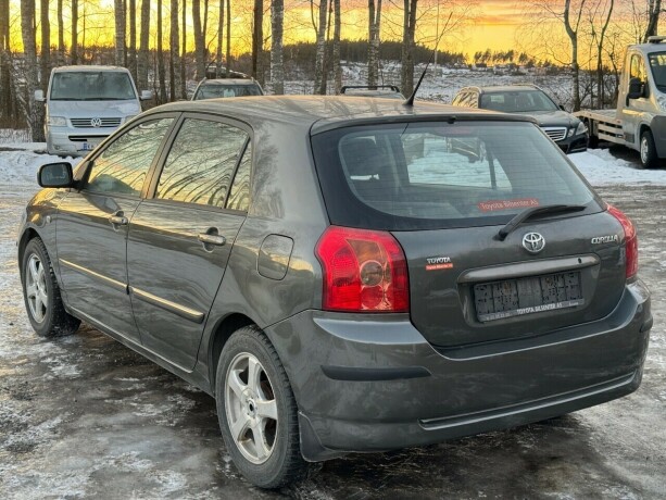 toyota-corolla-bensin-2005-big-2