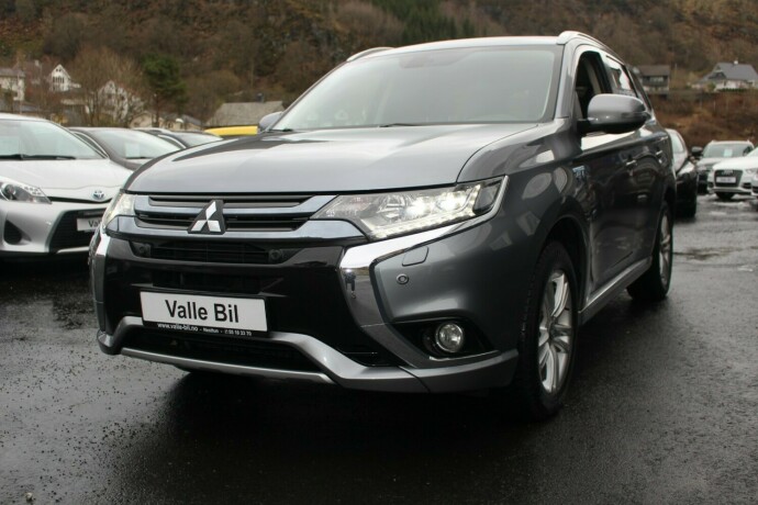 mitsubishi-outlander-elektrisitetbensin-2016-big-1