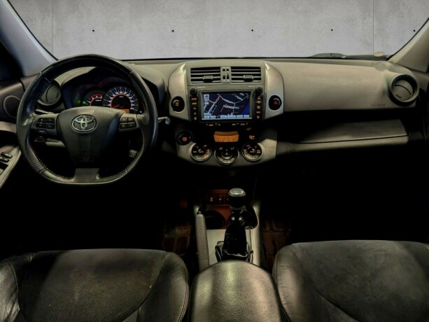 toyota-rav4-diesel-2011-big-13