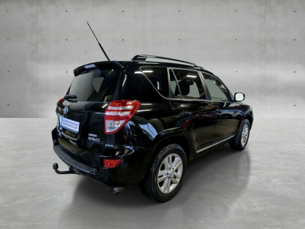 toyota-rav4-diesel-2011-big-3