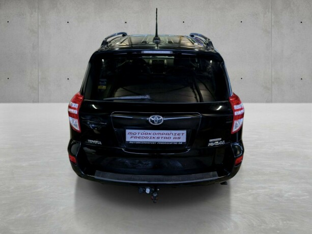 toyota-rav4-diesel-2011-big-11