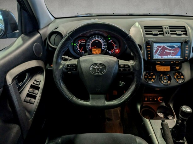 toyota-rav4-diesel-2011-big-14