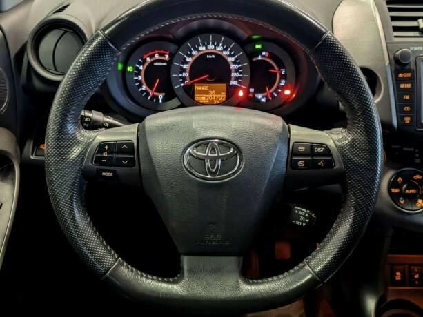 toyota-rav4-diesel-2011-big-15