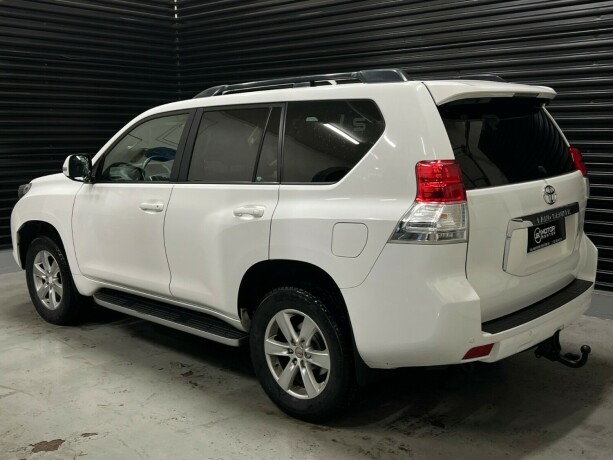 toyota-land-cruiser-diesel-2010-big-1