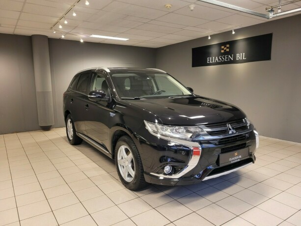 mitsubishi-outlander-elektrisitetbensin-2016-big-11