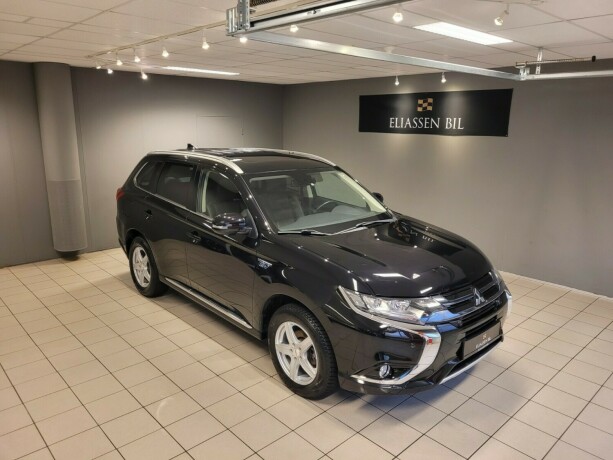 mitsubishi-outlander-elektrisitetbensin-2016-big-2