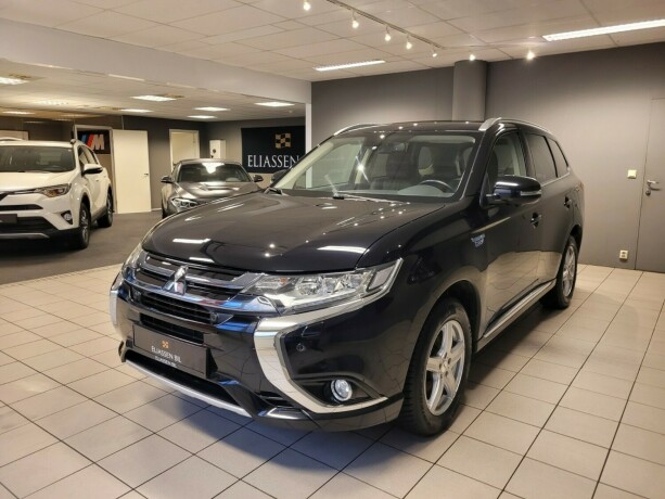 mitsubishi-outlander-elektrisitetbensin-2016-big-9