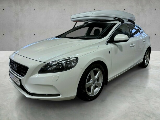 volvo-v40-diesel-2015-big-0