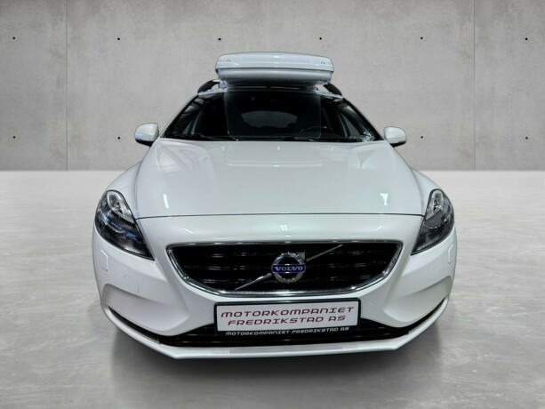 volvo-v40-diesel-2015-big-8