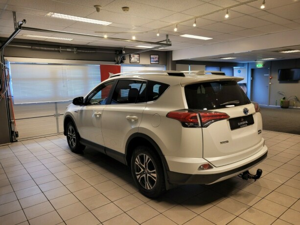 toyota-rav4-elektrisitetbensin-2016-big-7