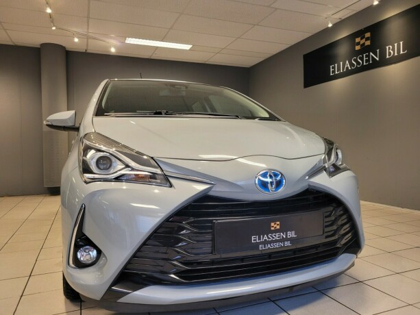 toyota-yaris-elektrisitetbensin-2018-big-10