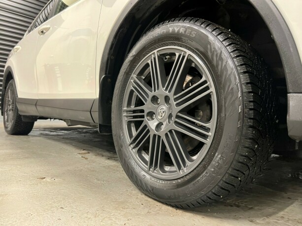 toyota-rav4-elektrisitetbensin-2018-big-9