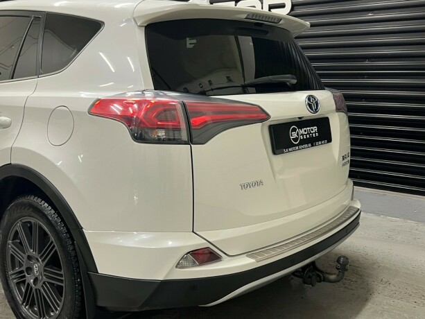 toyota-rav4-elektrisitetbensin-2018-big-7