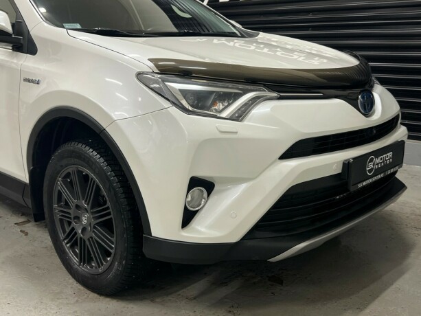 toyota-rav4-elektrisitetbensin-2018-big-2