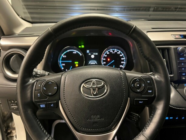 toyota-rav4-elektrisitetbensin-2018-big-15