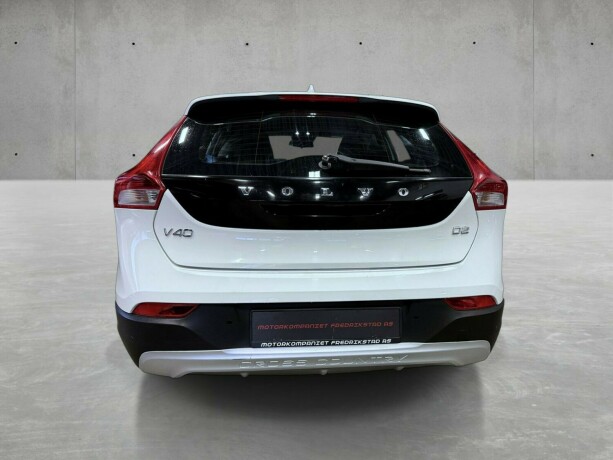 volvo-v40-cross-country-diesel-2014-big-9