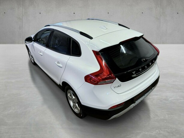 volvo-v40-cross-country-diesel-2014-big-5