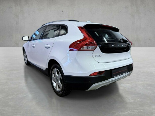 volvo-v40-cross-country-diesel-2014-big-4