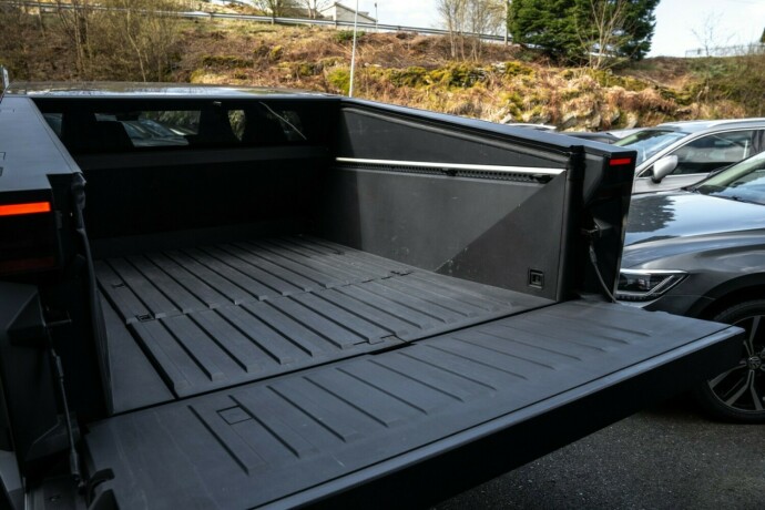 tesla-cybertruck-elektrisitet-2024-big-14